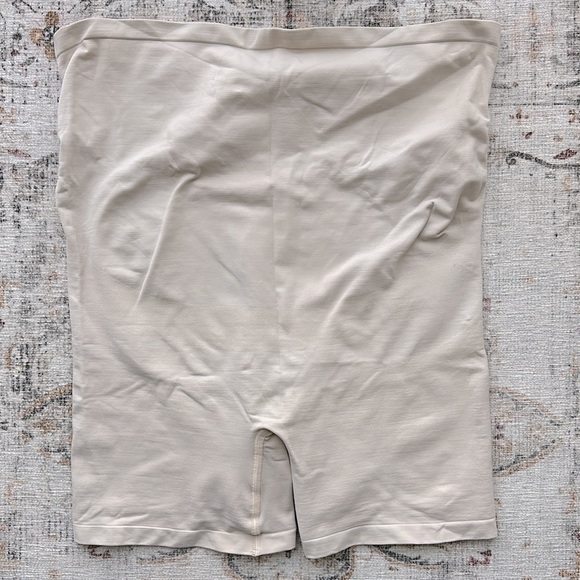 BELLY BANDIT® Thighs Disguise Maternity Support Shorts - Picture 7 of 7